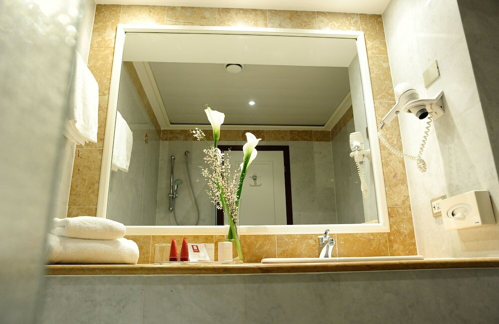 Фото Leonardo Hotel Milan City Center