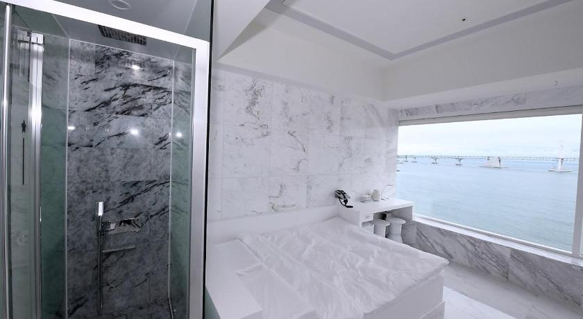 Фото Gwanganli Hotel 1