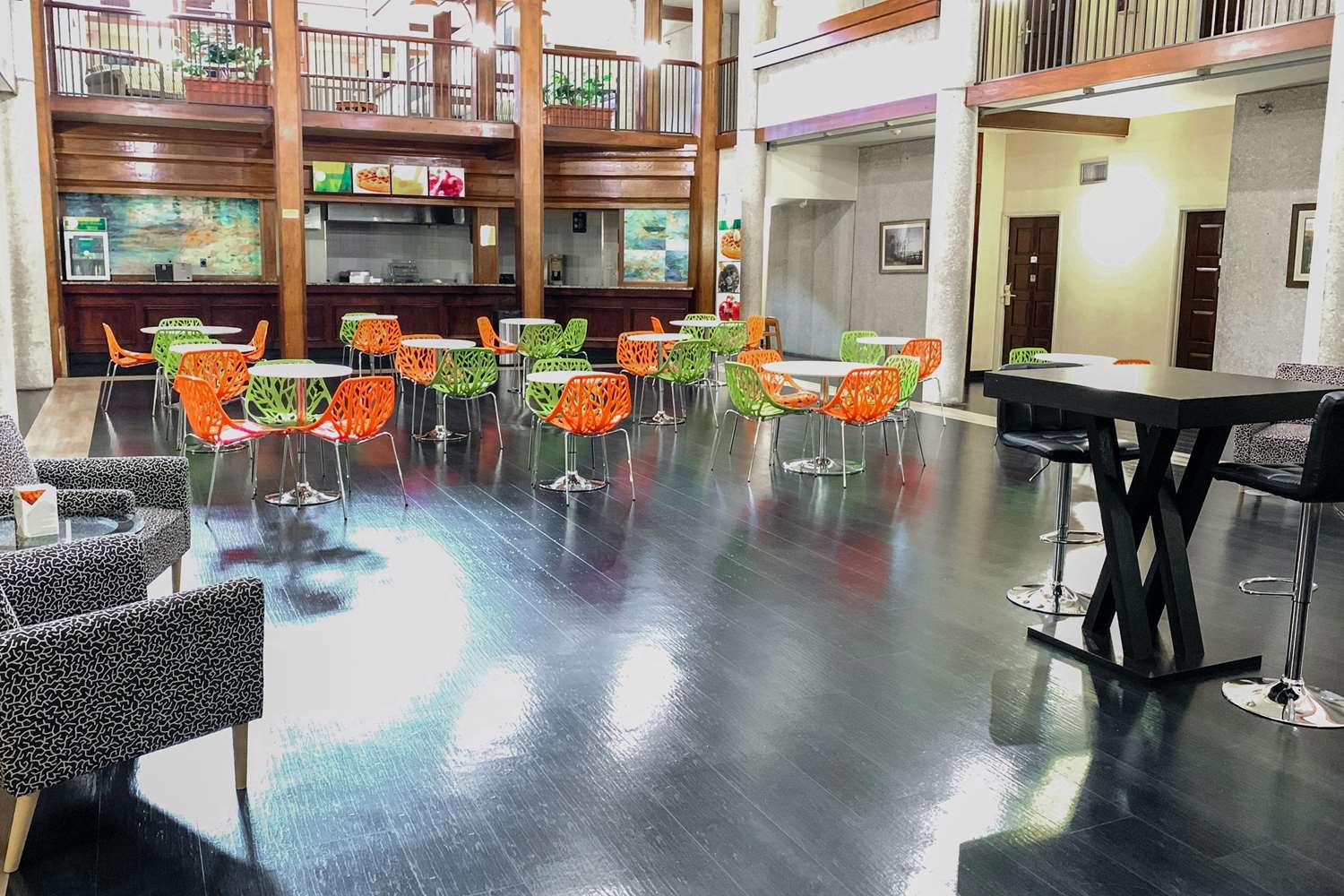 Фото Quality Inn & Suites Downtown North