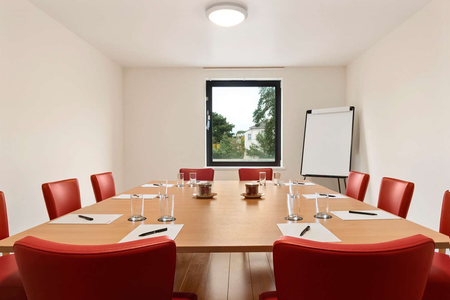 Фото Holiday Inn Bournemouth, an Ihg Hotel