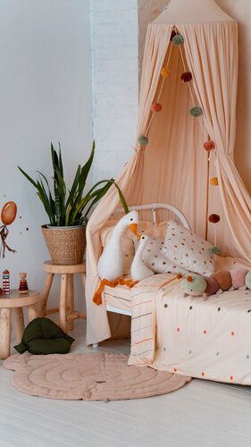 Дана Борисованың жалаңаш құлағы