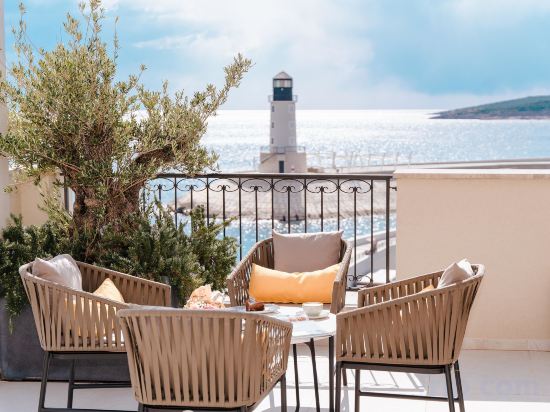 Фото The Chedi Lustica Bay