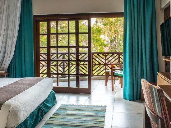 Фото Neptune Palm Beach Boutique Resort & Spa