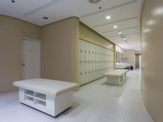 Фото The Alpha Suites