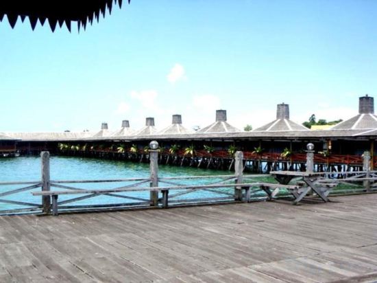 Фото Dragon Inn Floating Resort