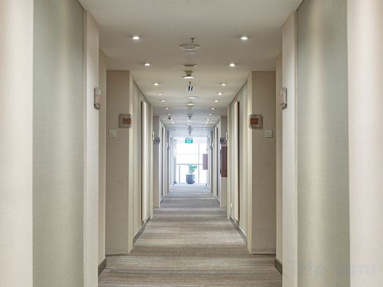 Фото Gumaya Tower Hotel Semarang