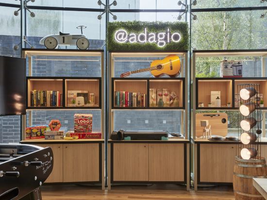 Фото Aparthotel Adagio London Brentford