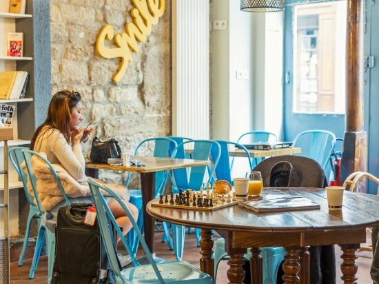 Фото Young and Happy Hostel