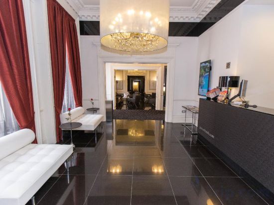 Фото The Queen’s Gate Hotel