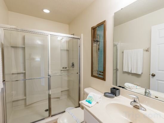 Фото Fantastic 4br 3ba with Pvt Pool with Lake view near to Disney