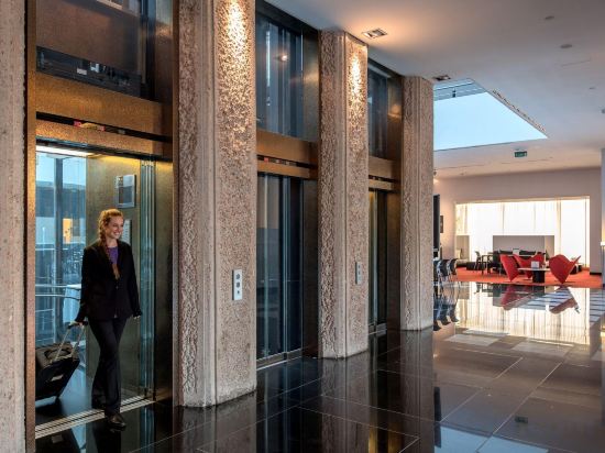 Фото Hilton Madrid Airport