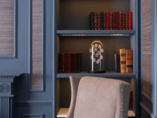 Фото Tophams Hotel