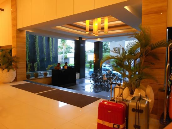 Фото Aston Kuta Hotel & Residence