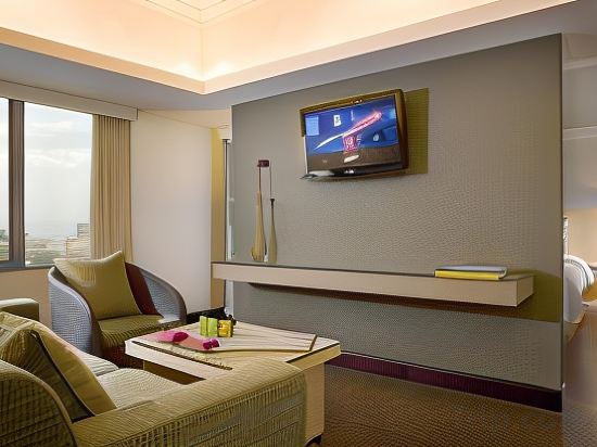 Фото Hotel Santika Pandegiling Surabaya