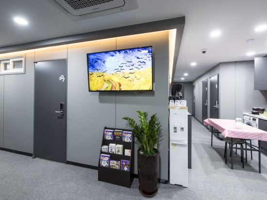 Фото Philstay Myeongdong Metro