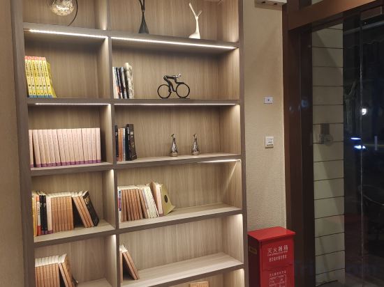 Фото Hanting Hotel Shanghai Zhongshan Park Branch 2