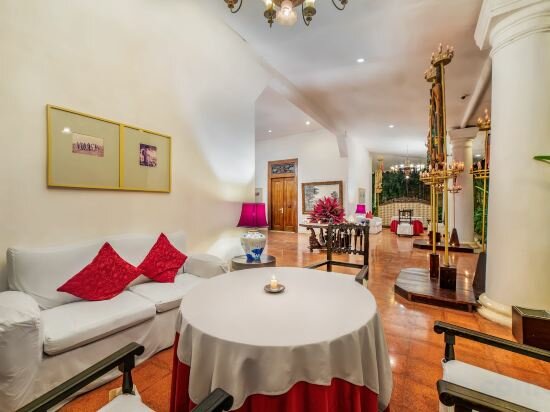 Фото Hotel Tugu Blitar