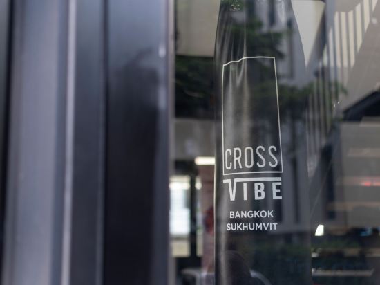 Фото Cross Vibe Sukhumvit Hotel