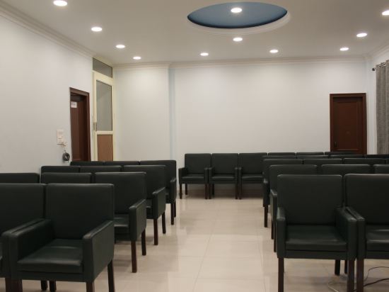 Фото Hotel Rajpur Heights