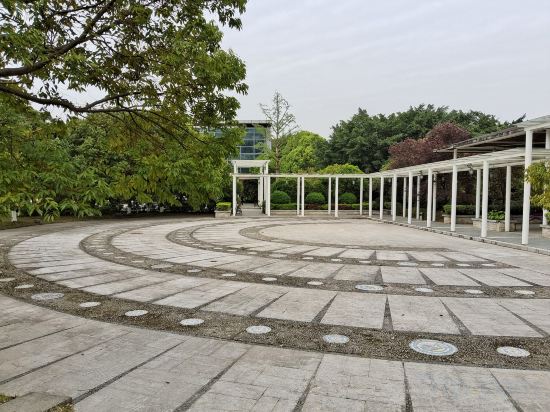 Фото Brilliance Garden Hotel