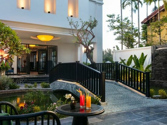 Фото Shining Riverside Hotel and SPA