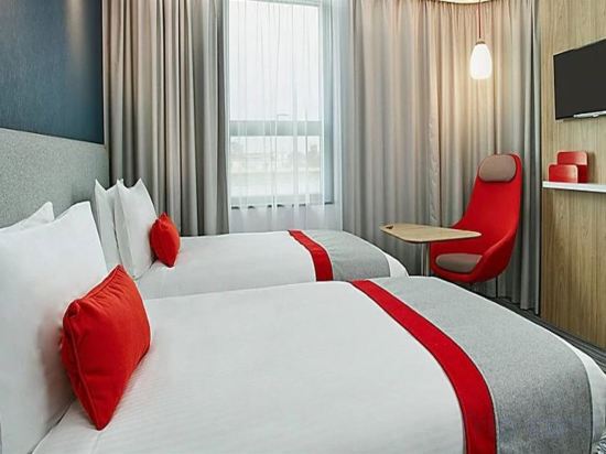 Фото Holiday Inn Express Amsterdam - North Riverside