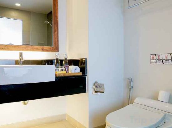 Фото The Kirana Canggu Hotel