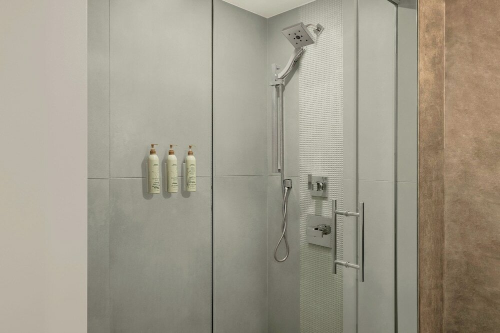 Фото Renaissance Denver Central Park Hotel