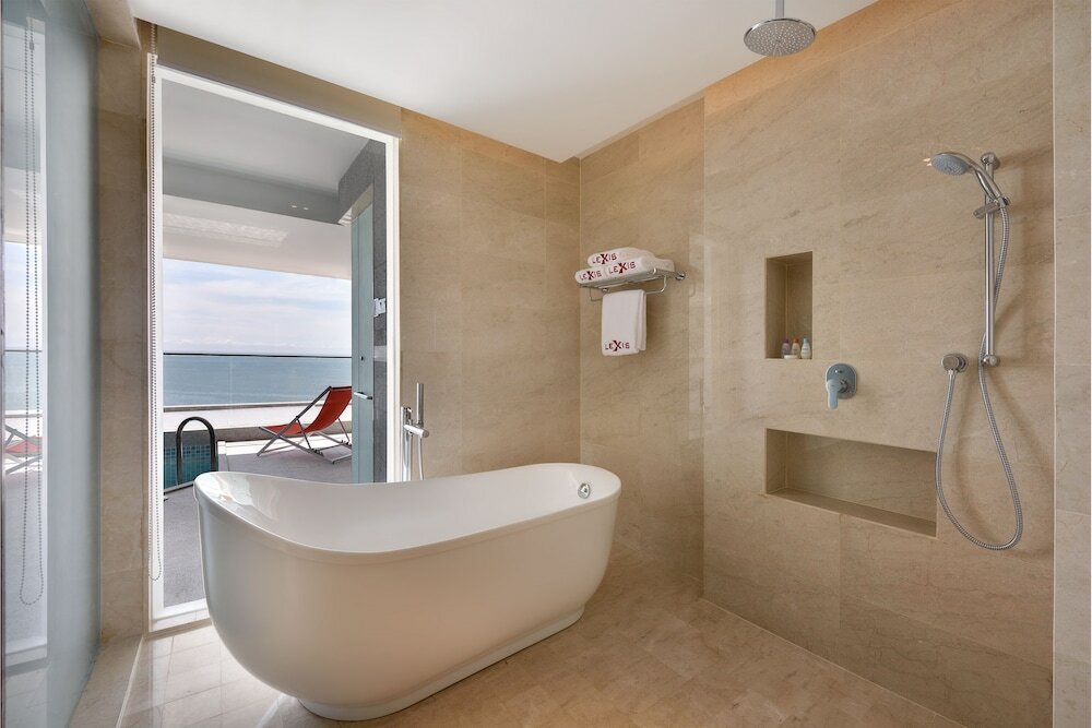 Фото Lexis Suites Penang