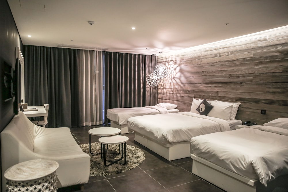 Фото Hotel The Designers Lyj Gangnam Premier