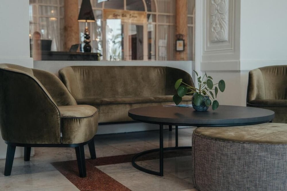 Фото Hôtel Vacances Bleues Le Royal