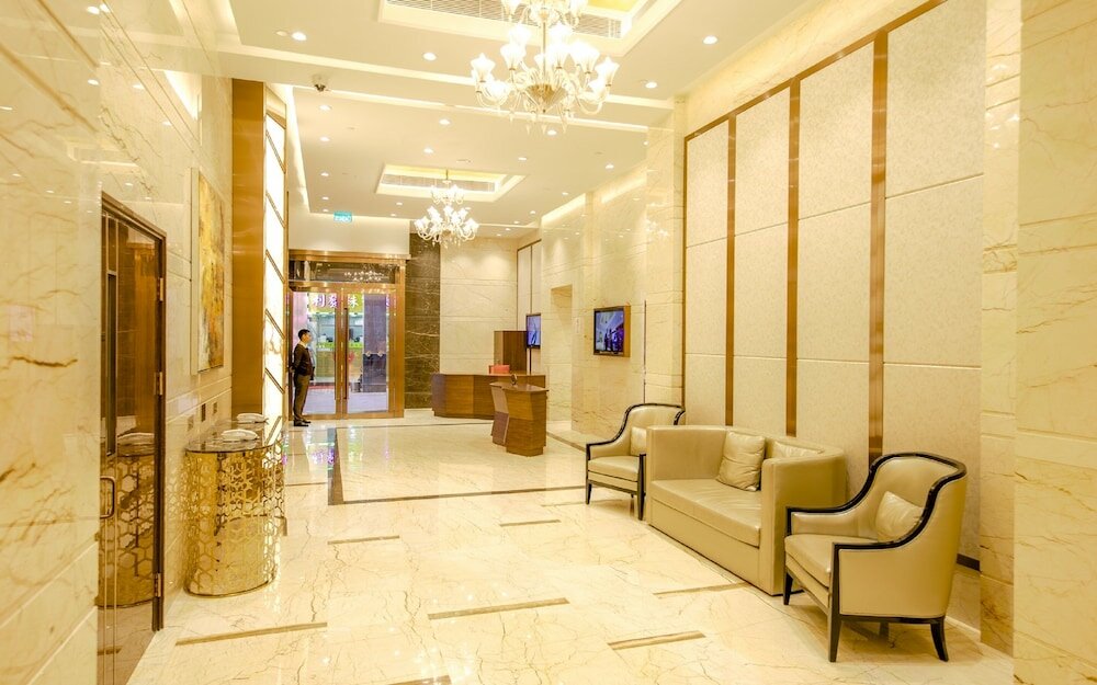 Фото Royal Dragon Hotel