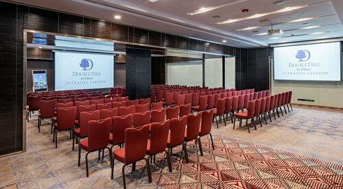 Гостиница DoubleTree by Hilton Putrajaya Lakeside в Малайзии