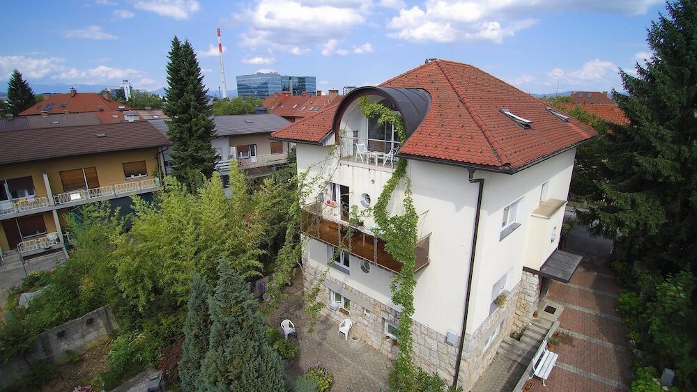 Фото Family Guesthouse GreenSLO