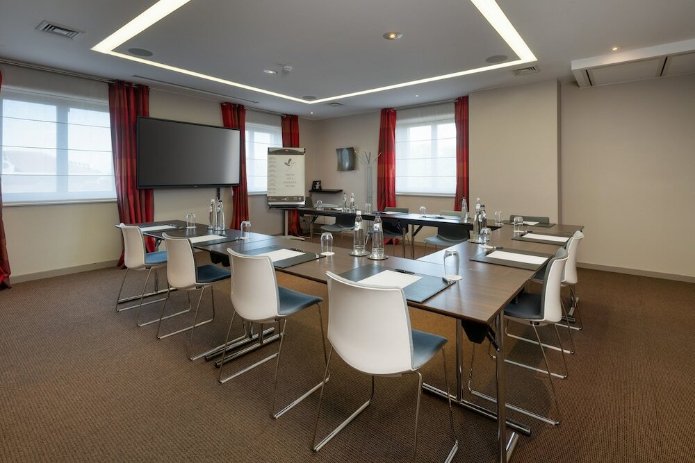 Фото Van der Valk Waterloo