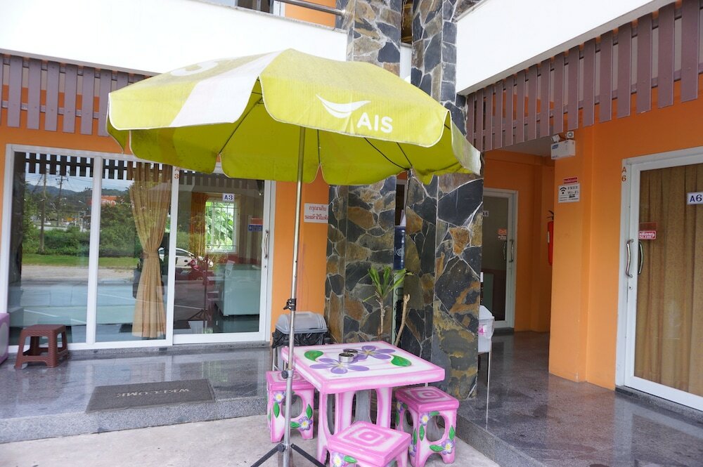 Фото B and B Hotel