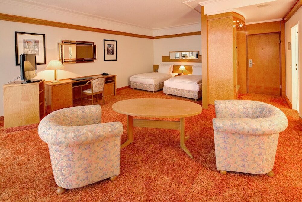 Фото La Strada Hotel