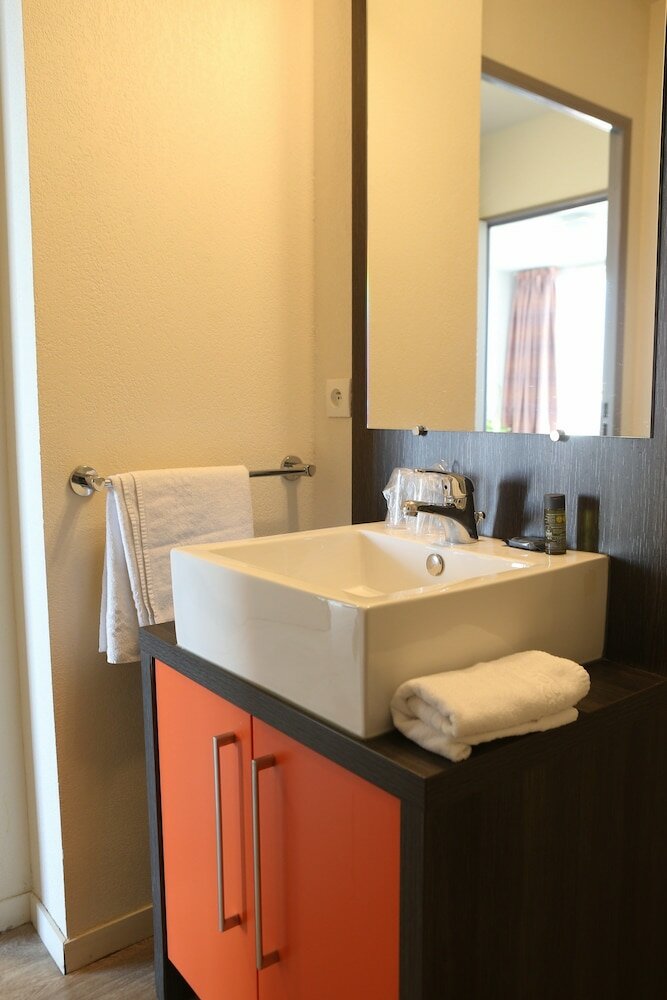 Фото Adonis Paris Sud