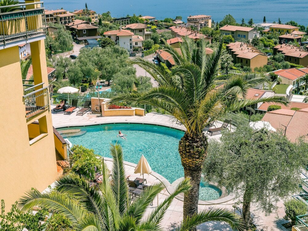 Фото Hotel Cristina