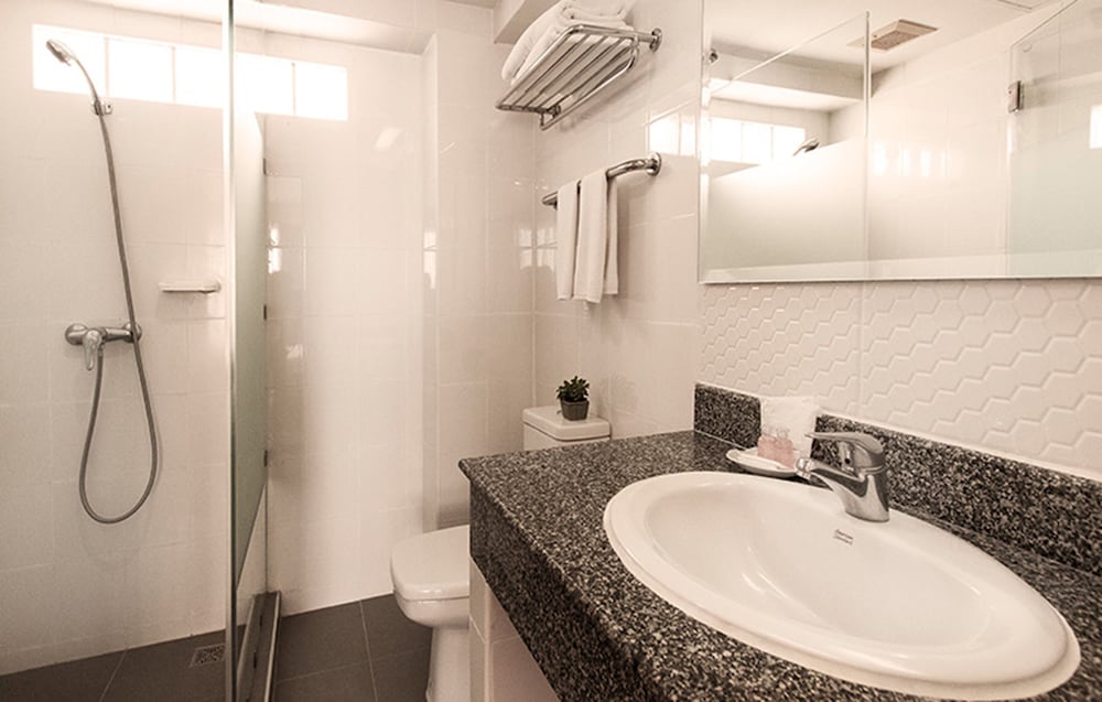 Фото Samran Place Hotel