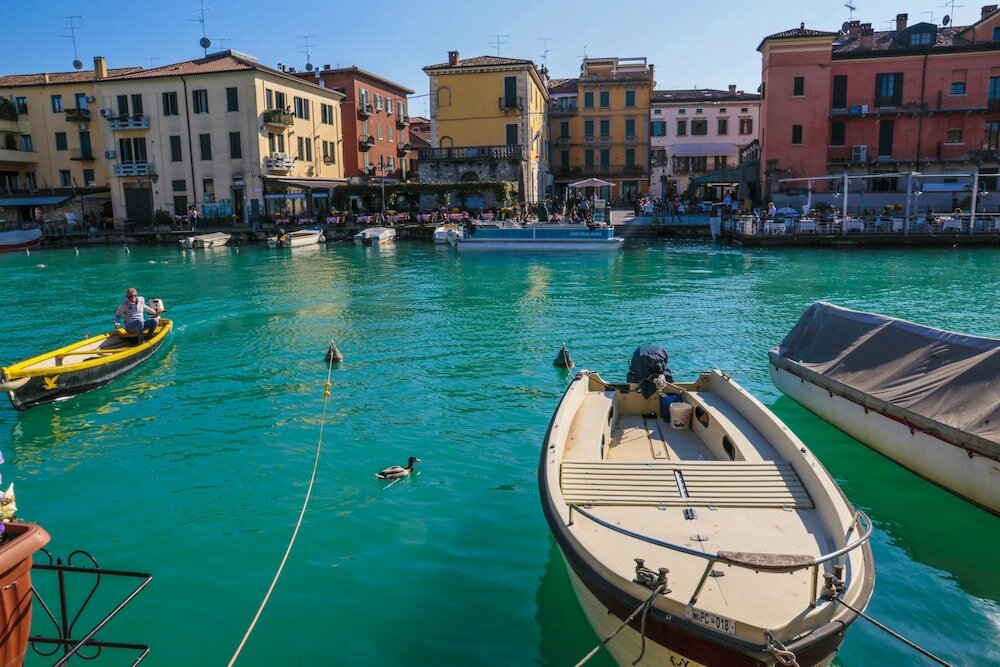 Фото Le Finestre Sul Borgo Rooms