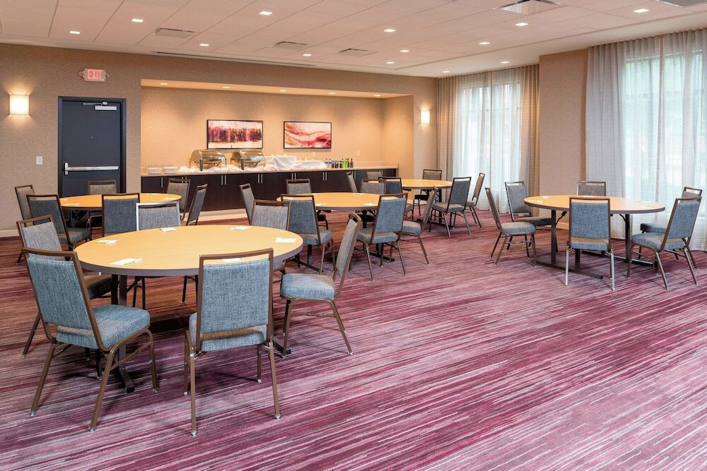 Фото Courtyard by Marriott Louisville Downtown