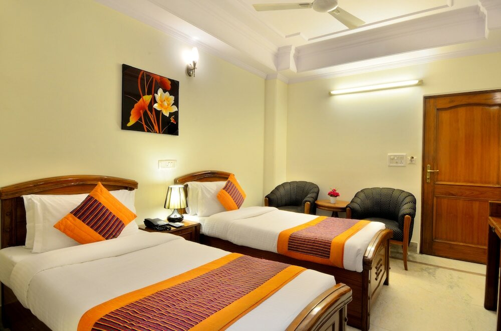 Фото Pablas International