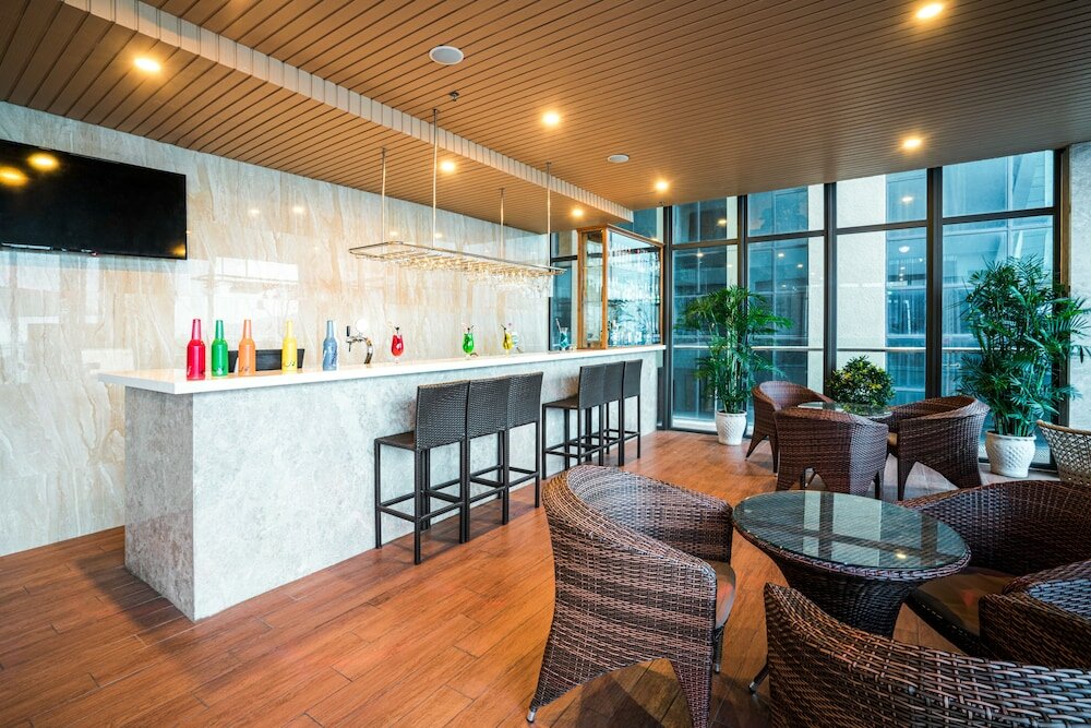 Фото Serene Beach Hotel Danang