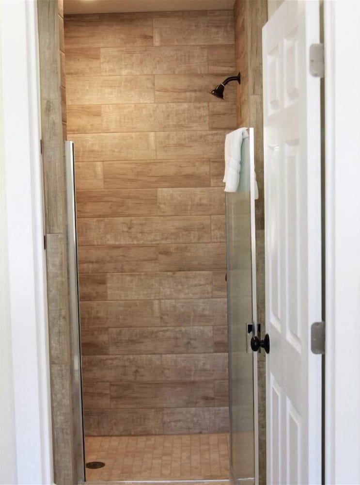 Фото Hurricane Hideaway Lodging