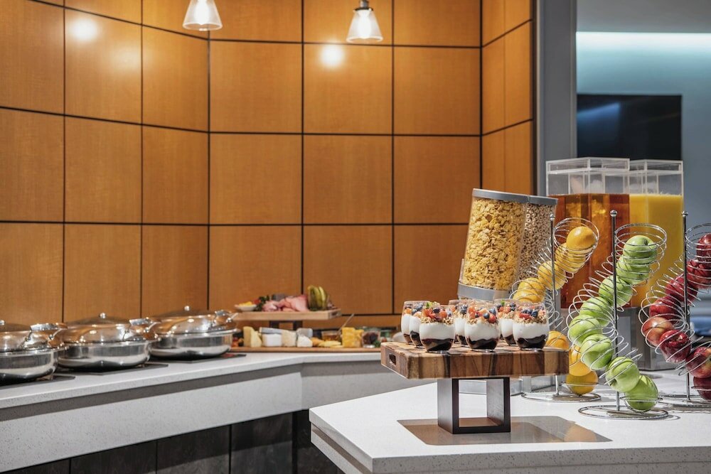 Фото Delta Hotels by Marriott Regina