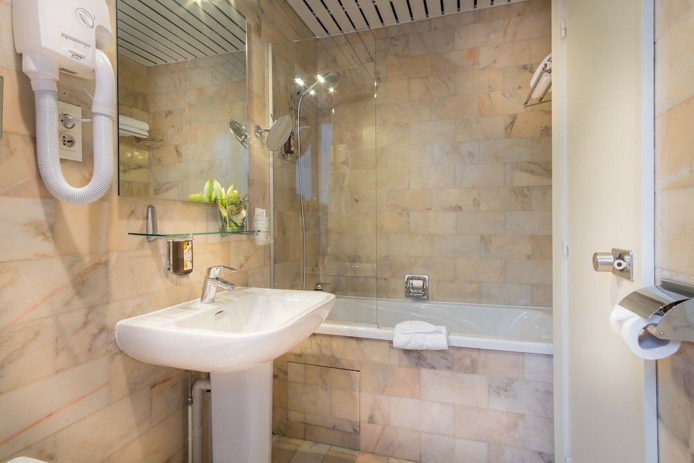 Фото Hotel Waldorf Montparnasse