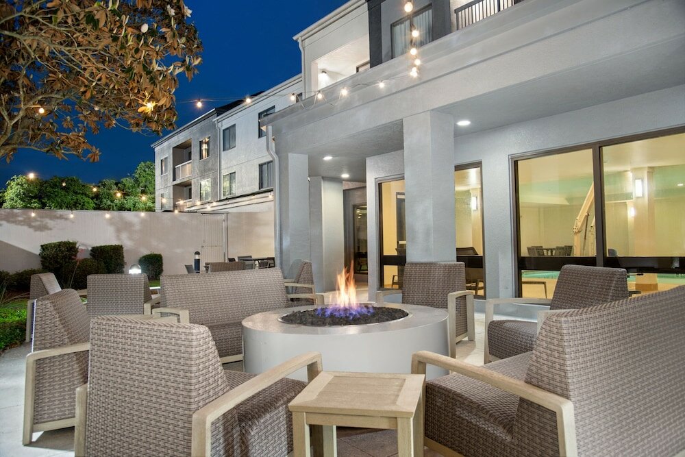 Фото Courtyard by Marriott Lafayette Airport
