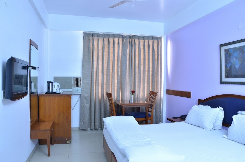 Фото Hotel Tourist Deluxe