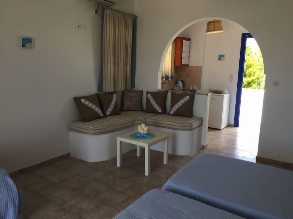 Фото Eleana Studios